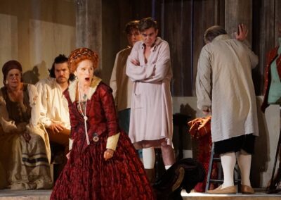 Directing Artifact 7 Wendy Robie (Elizabeth) and the cast of Elizabeth Rex at Oak Park Festival Theatre_2019. Photo credit Jhenai Mootz
